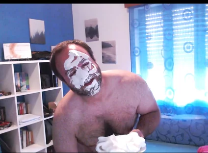 Silly Video, Shaving and Shaving Foam Pie to the Face