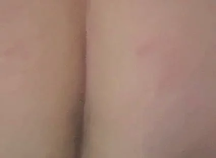 Crossdresser in leggings shows ass.