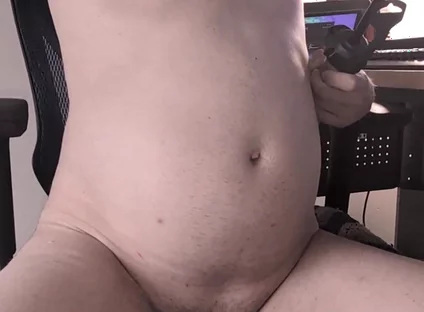 Pumping My Belly Full of Air After Lunch