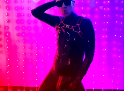 Vide Clip Outtake for My New Reellatexrubberblackstyle