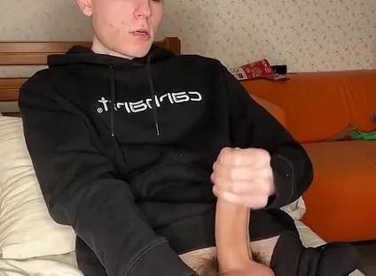 Young Guy’s Epic Cumshot Reveal