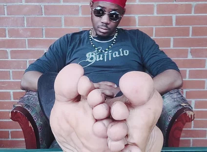 I Wiggle My Male Toes (2026)
