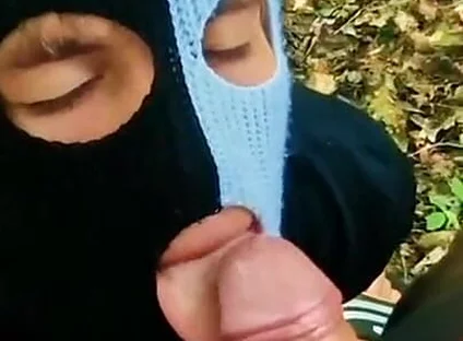 Twinks with Big Dicks Fuck During Breaks in the Park Without Condoms Until They Cum