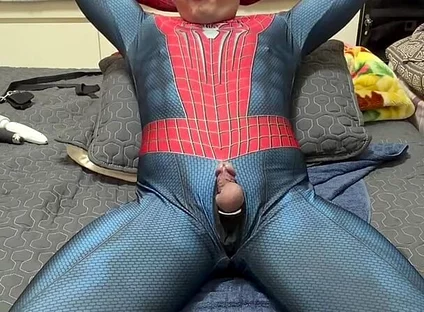 Fat Spider Draws by Drawing in the Red Center