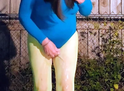 CD Outdoors Pissing My Nylon Pantyhose, Feet and Shoes.
