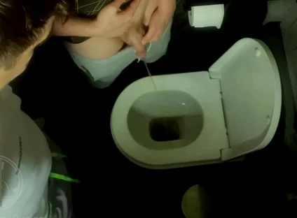 Amateur Boys Peeing Together