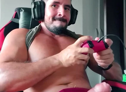 Nobody Can Against My Big Gun