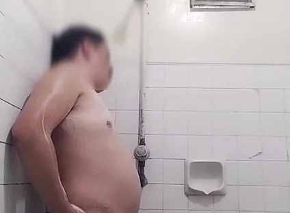 A Handsome Pinoy Masturbating Before a Shower.