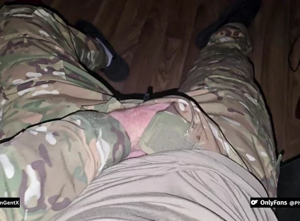German Dirtytalk! Muscular Soldier Is Totally Horny and Jerks off His Huge Cock