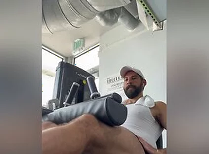 Cumming Handsfree In Public. (x: Hamedraiddxxx)