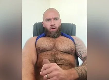 Big Muscle Bear Jerking And