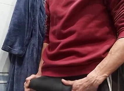 Getting Dressed After Coming Out Of The Shower, I Went To The Street With A Hard Cock And No Underwe