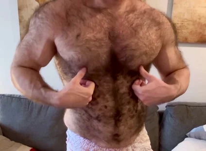Some Dumb Puppy Pec Side Is Injured so Can’t Lift Heavy for Tricep or Chest