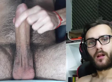 Masturbating Big Penis 4 Minutes, Look at the Face of Pleasure