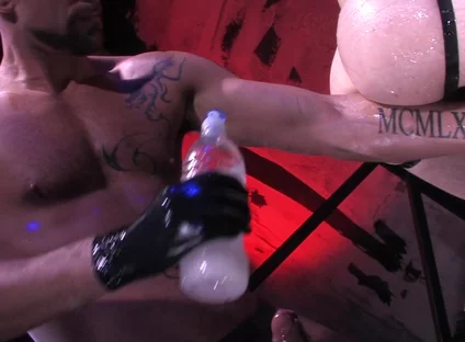 Fistpack 30 - 3 Fists in Paris