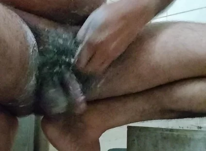 Enjoying Jarking at Bathroom Feel Relax