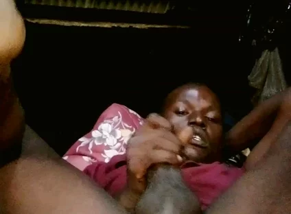 Black Handjob Massage, Pretty Type Masturbation Till Cum !
