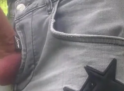 Huge Cumshot Outdoors in the Jeans Mmmm