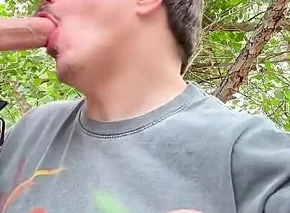 Quick Outdoor Blowjob