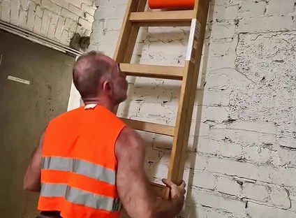 Very Hairy Builder