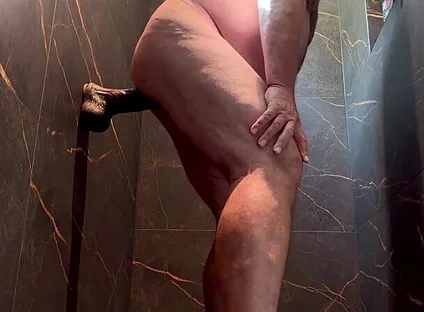 Massive Dildo Attempt