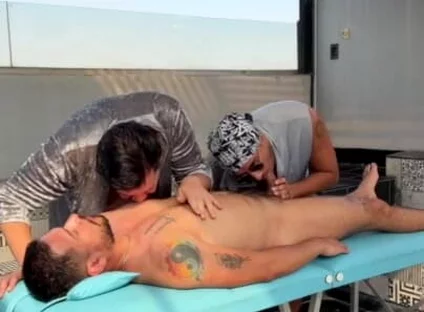 4-hand Massage