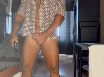 If You Like Me. Bisexual Bodybuilder Wank Solo