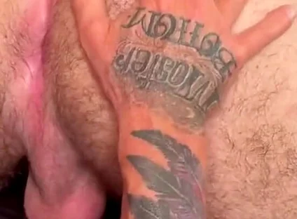 Tattooed Muscle Daddy Fucks Beefy Bear