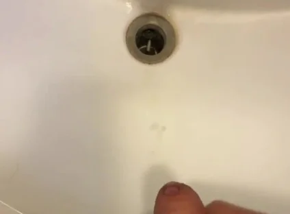 Stayed in a Houseshare for a Night and I Unloaded in the Sink