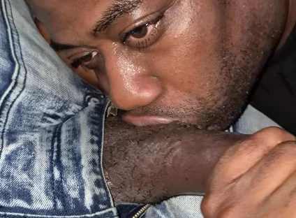 Relaxed up-close Jeans Throat Service