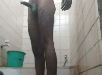 I Am Bathing Alone, Someone Please Come