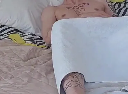 I Seduced a Guy for Sex After a Shower, Fucked Him in the Mouth and Came