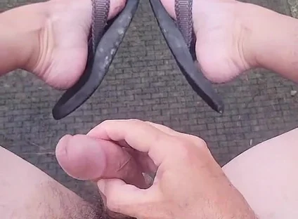 Cumming in Flip Flops Outside
