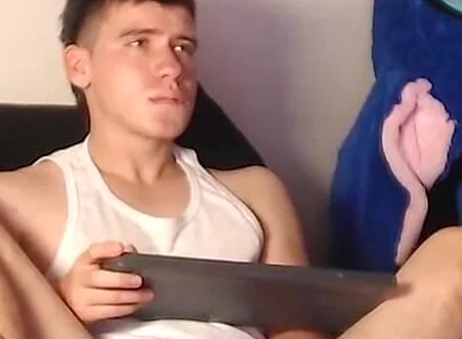 I Masturbate and Show My Ass to the Camera