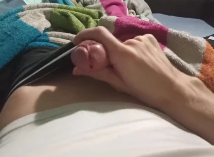 In the Morning, the Guy Decided to Jerk off a Little