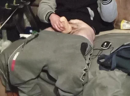 Cumshot in the Place Where I Go to Masturbate and Plus Before the Videos I Made Controll