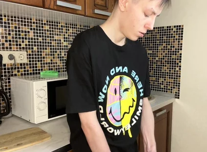 Young Twink's Gushing Cum Delight