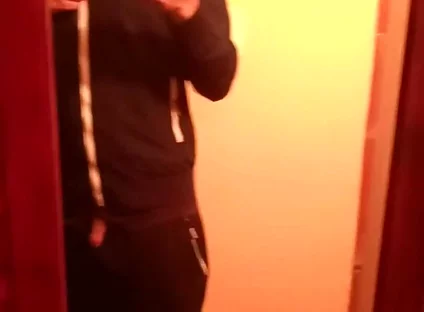 Dressed in Front of the Mirror, I Play and Show off