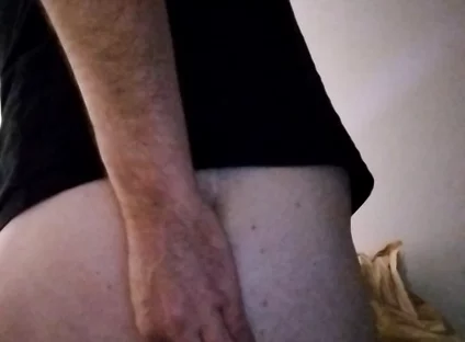 Discret Masturbation with a Toy in My Ass