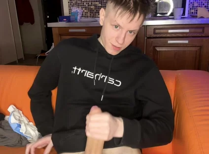 Hand Pump Session Builds to Uncontrollable Twink Cum