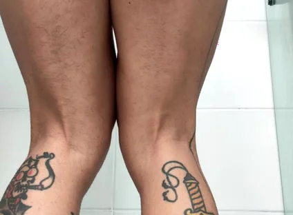 Giant Man Masturbates with His Big Cock and Shows His Ass and Feet.