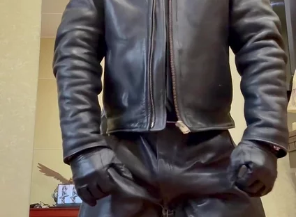 Leather Cop Kinkysirius in Full Leather Staged a Leather Striptease