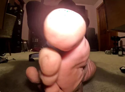 Worship My Feet While I Game!