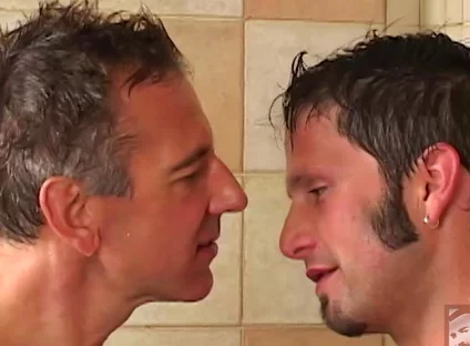 Stepdaddy Hunt: 4 Shower Buddies