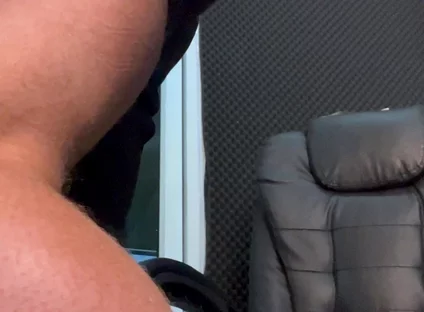 Muscle Ddy Catches You Perving