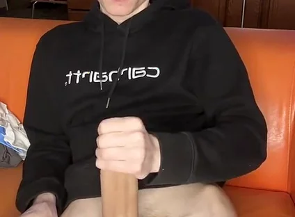 Hand Pump Session Builds to Uncontrollable Twink Cum