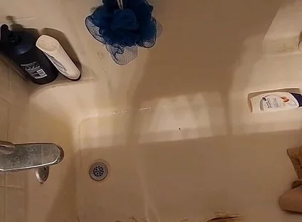Pissing in the Tub.