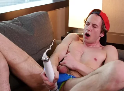 Pulsating Passion From A Toys Touch - Tristan Hunter And Luke C Taylor